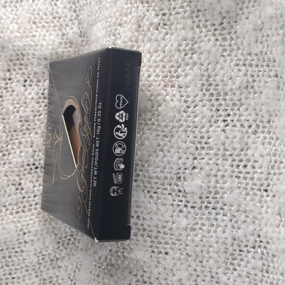 KVD (Kat Von D) Good Apple Foundation Balm in Medium (042), 10g/0.35oz - Picture 8 of 10